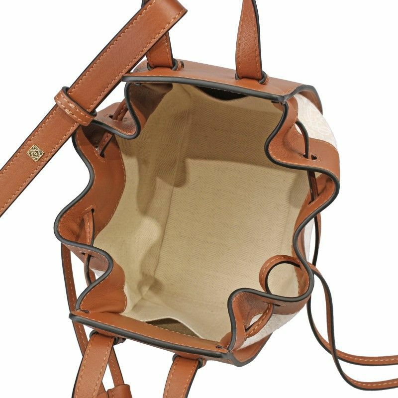 新品　ロエベ ハンモックスモール　ecru x tan LOEWE ロエベ バッグ HAMMOCK ANAGRAM SMALL BAG A538S35X29