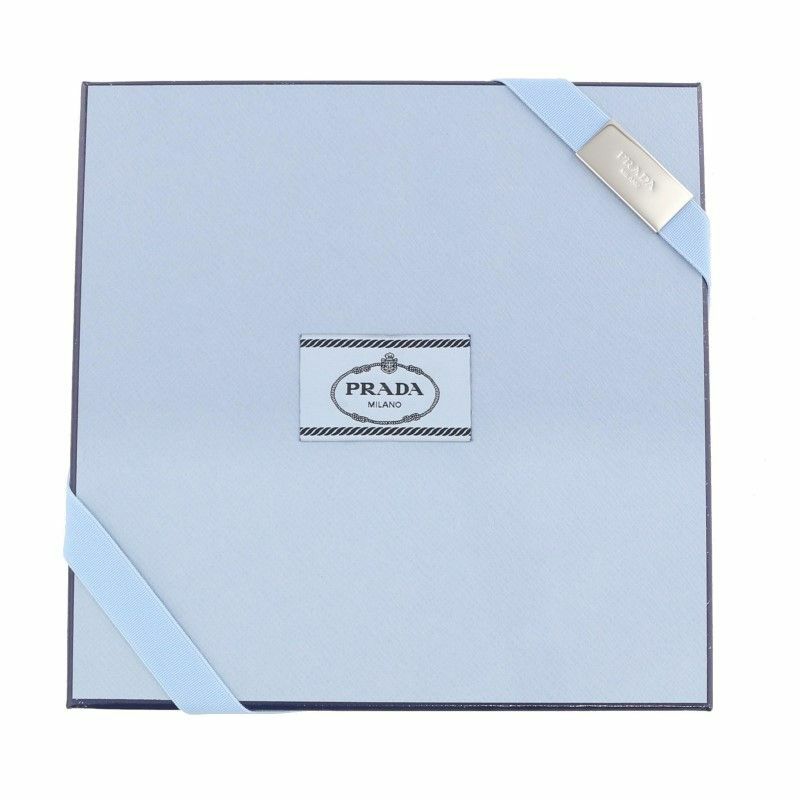 【PRADA】プラダ 2025ss スカーフ ブルー プラダ(PRADA) 2025年春夏メンズコレクション - ファッションプレス